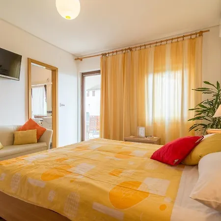 Daire Bepina Biograd Na Moru