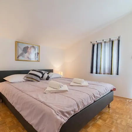 Bepina Daire Biograd Na Moru