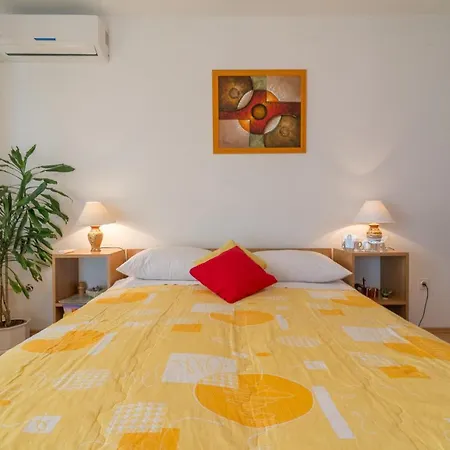 Bepina Daire Biograd Na Moru